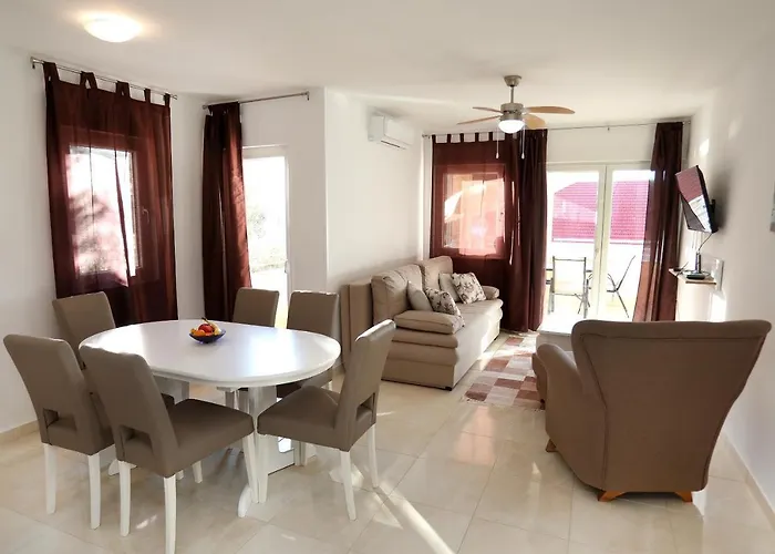 Apartament Lovely 2-bed In Okrug Gornji Okrug Gornji