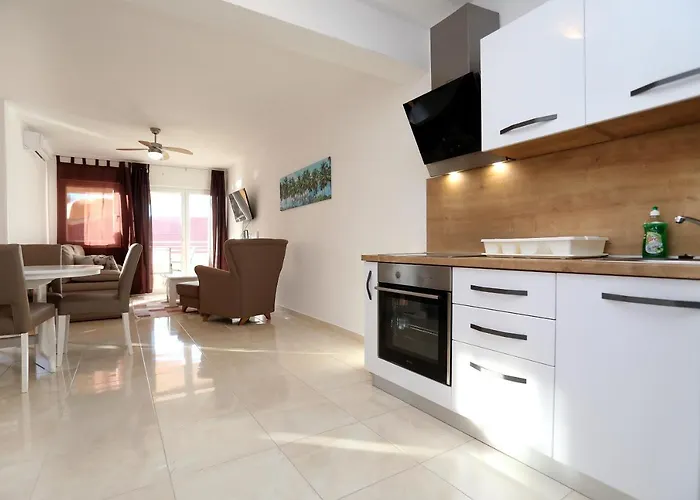 Apartament Lovely 2-bed In Okrug Gornji Okrug Gornji