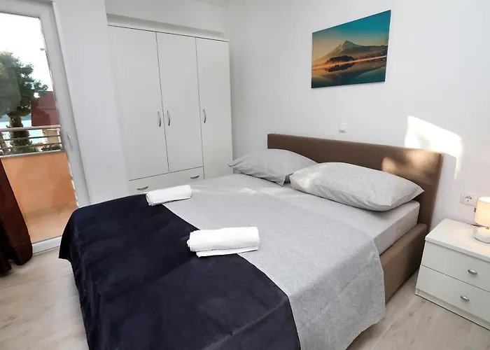 Lovely 2-bed In Okrug Gornji *