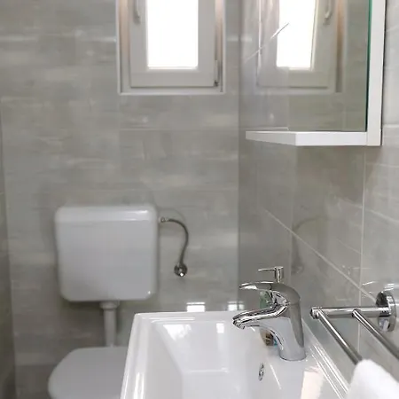 公寓 Lovely 2-bed In Okrug Gornji 特罗吉尔