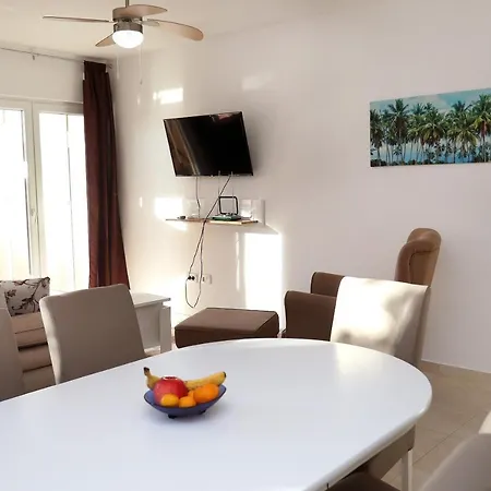 Apartment Lovely 2-bed In Okrug Gornji Trogir