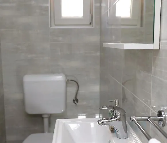 公寓 Lovely 2-bed In Okrug Gornji 奥库格哥恩基