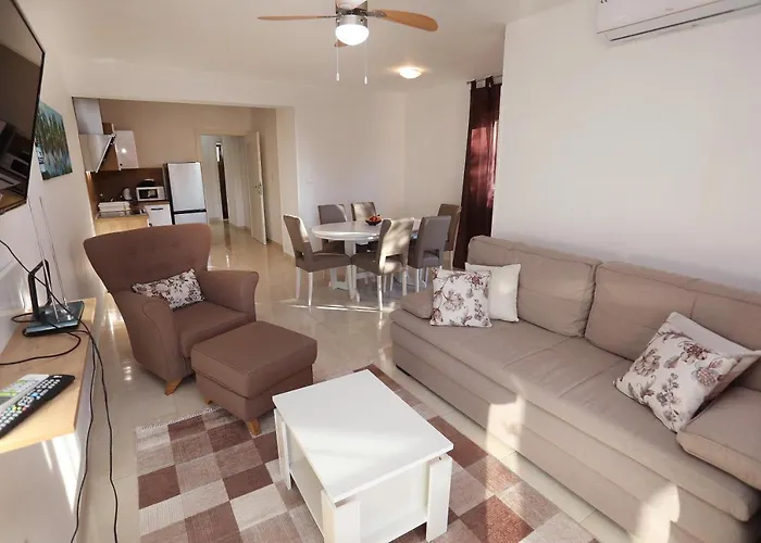 Lovely 2-bed In Okrug Gornji 奥库格哥恩基