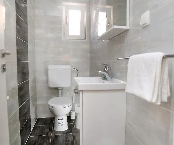 Lovely 2-bed In Okrug Gornji * 奥库格哥恩基