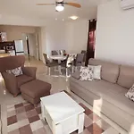 Lovely 2-bed In Okrug Gornji Okrug Gornji