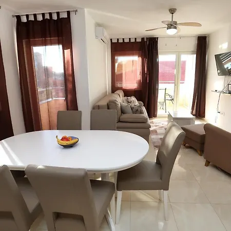 Lovely 2-bed In Apartment Okrug Gornji