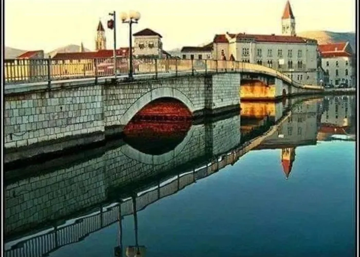 Lovely 2-bed In Okrug Gornji * Okrug Gornji