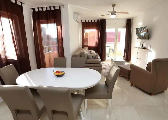 Lovely 2-bed In Okrug Gornji Apartment Okrug Gornji